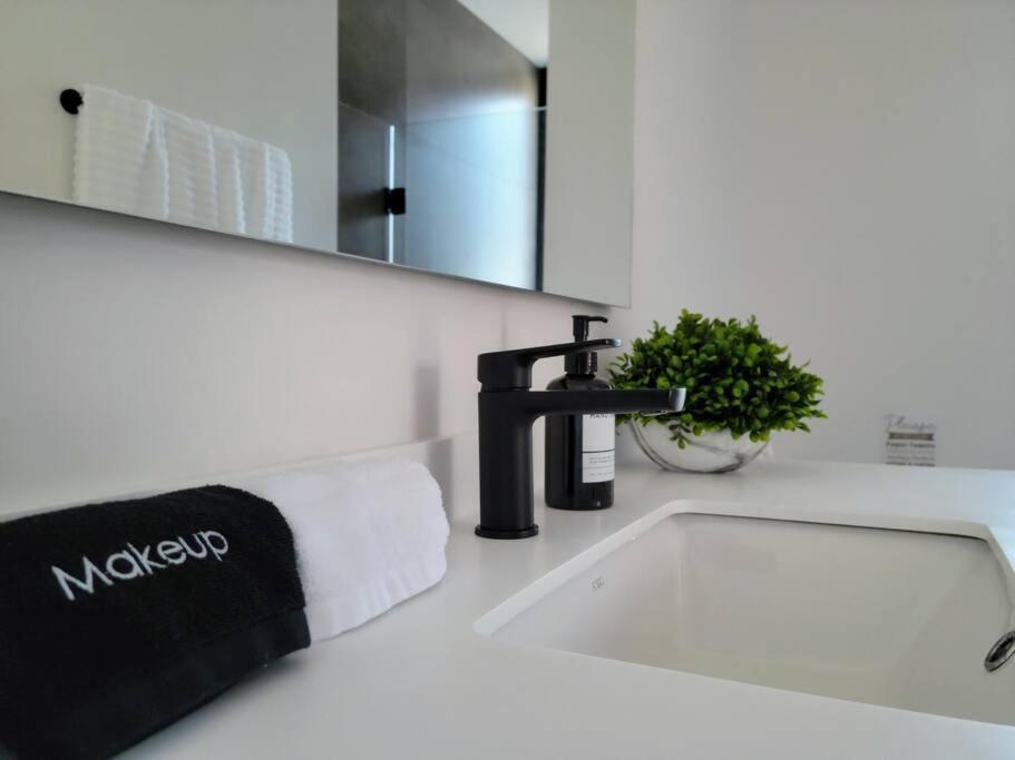 Endless Summer - 2Bed 2Bath Condo - Seasonly Heated Pool With Ocean Views - 5Min Walk To Beach - Fibre Internet - Sleeps 6 Cabo San Lucas Dış mekan fotoğraf